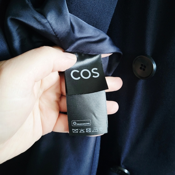 COS Regular-Fit Double-Breasted Wool Blazer Navy - Picture 13 of 15